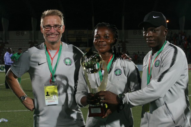 Thomas Dennerby and crew with WAFU B trophy